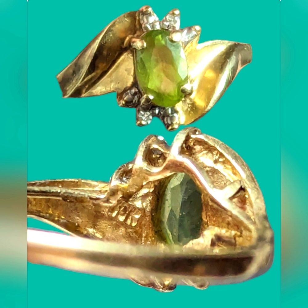 Vintage 10K IK Peridot & Diamond Gemstone Ring